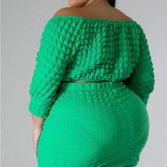 Elegant Green Textured Skirt - Picture 5 of 6